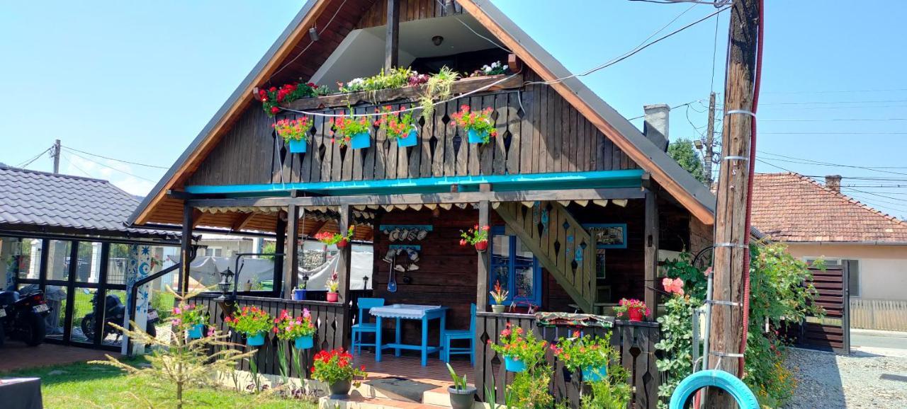 Casa Toth Din Tipterai Hotel วีเชวเดสซุส ภายนอก รูปภาพ