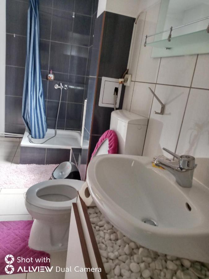 Casa Toth Din Tipterai Hotel วีเชวเดสซุส ภายนอก รูปภาพ